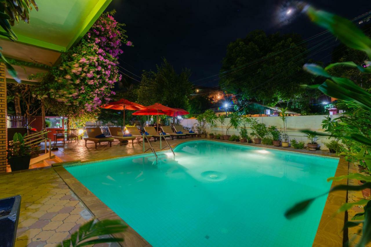 Five Rose Siem Reap Hostel Exterior foto
